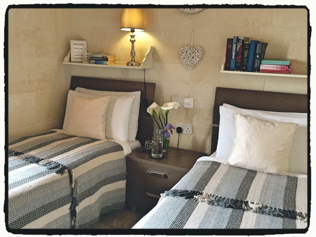 Country Views Bed & Breakfast Виктория Экстерьер фото