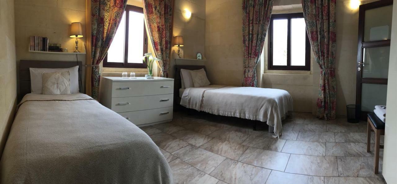 Country Views Bed & Breakfast Виктория Экстерьер фото